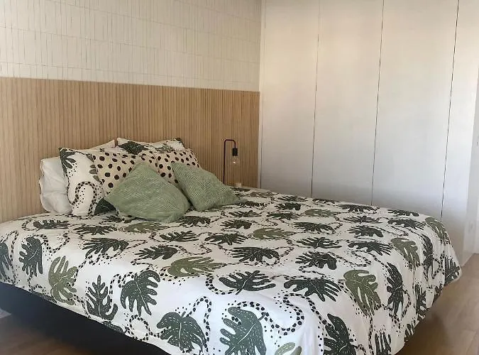 Garden Hill Apartment *