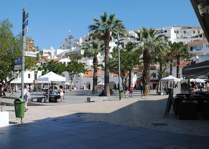 Garden Hill Apartment *